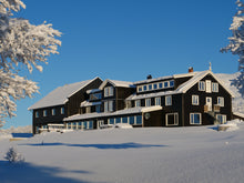 Load image into Gallery viewer, Embracing autumn: 16 - 19th Oct, at Nøsen Mountain Lodge (booking is done directly with Nøsen)