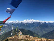 Load image into Gallery viewer, Langtang national park himalayas yoga trekking retreat Nepal