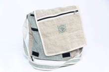 Load image into Gallery viewer, Wanderlust Bag - green