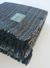 Load image into Gallery viewer, Yoga Blanket - black