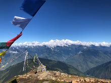 Load image into Gallery viewer, Langtang national park himalayas yoga trekking retreat Nepal